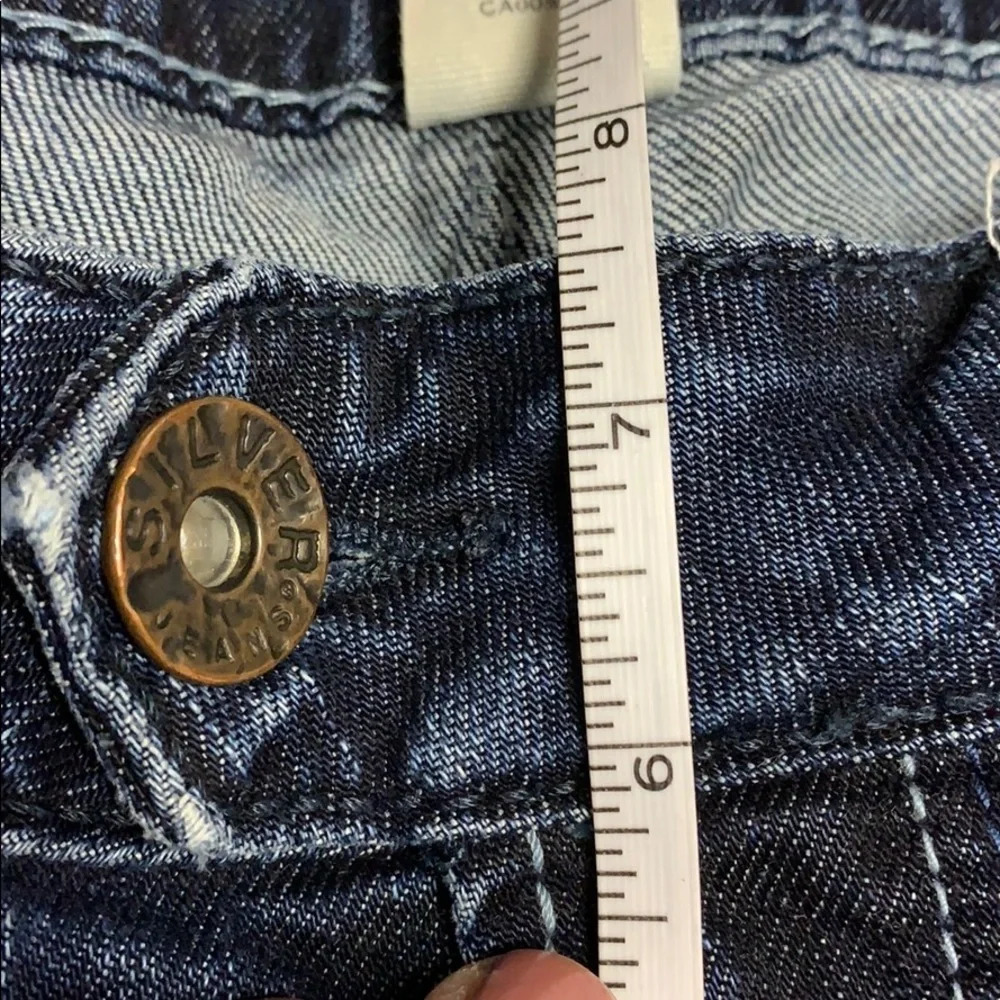 Silver jeans Tuesday style 28/31 dark wash minimal
Distressing wide leg - Picture 8 of 9